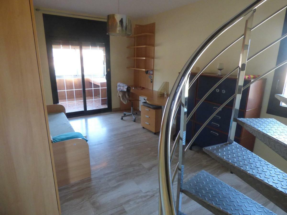 Chalet moderno con PISCINA en Calafell Extérieur photo