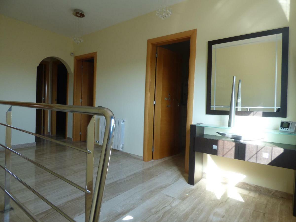 Chalet moderno con PISCINA en Calafell Extérieur photo