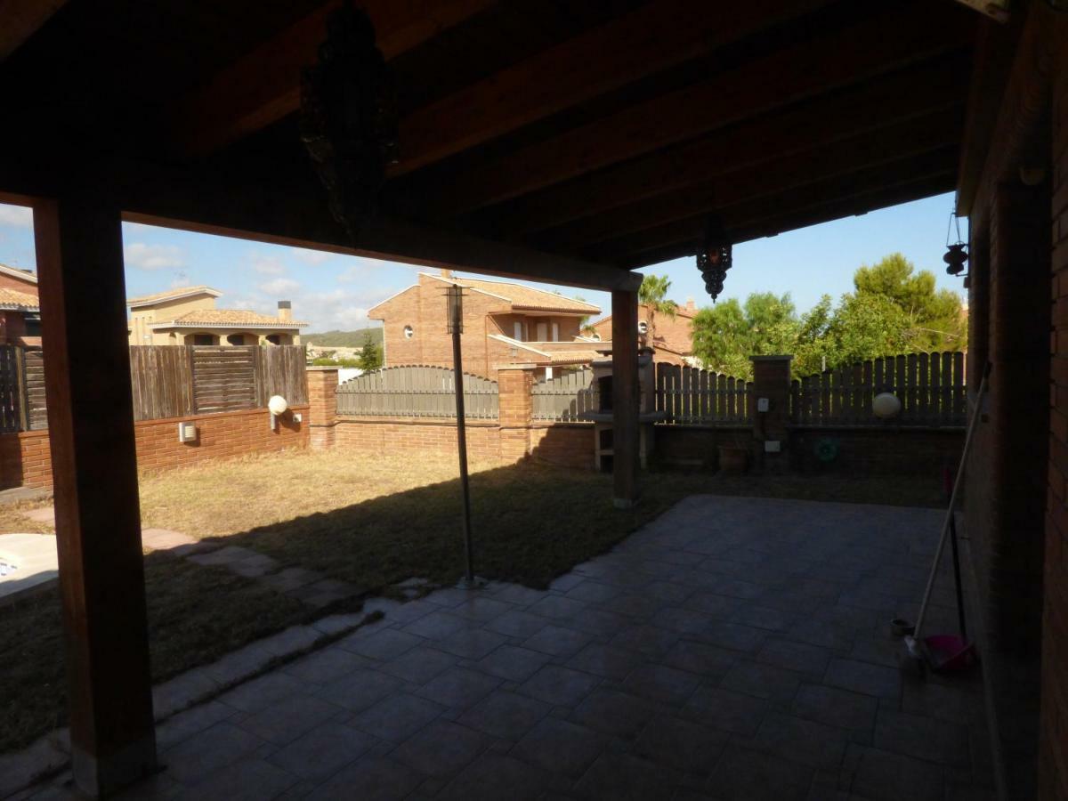 Chalet moderno con PISCINA en Calafell Extérieur photo